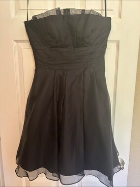 White House Black Market | Dresses | White House Black Market Strapless White Dress With Black Embroidery Size 2